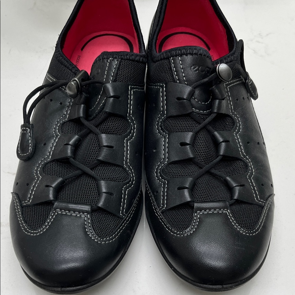 Ecco Black Leather Slip-On Shoes with Pink Interior